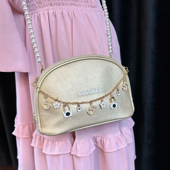 CHANEL gold metallic Crossbody pouch with bag charm and pearl chain - Picture 3 of 16